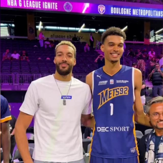 皇冠足球-连续两场统治级表现 篮球世界因文班亚马彻底疯狂